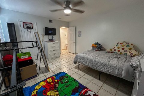 Condo in Miami, Florida, 1 bedroom № 1923813 - photo 7