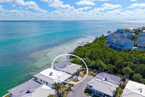 House in Longboat Key, Florida 2 bedrooms, 129.97 sq.m. № 2166022 - photo 7