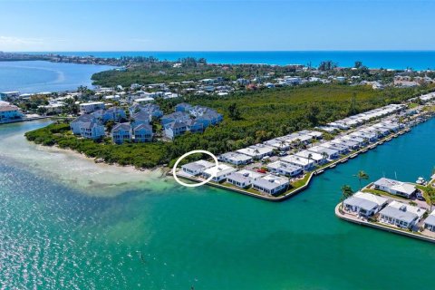 House in Longboat Key, Florida 2 bedrooms, 129.97 sq.m. № 2166022 - photo 3