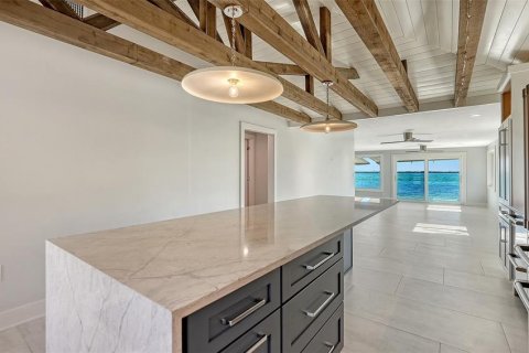 House in Longboat Key, Florida 2 bedrooms, 129.97 sq.m. № 2166022 - photo 16