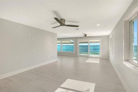 House in Longboat Key, Florida 2 bedrooms, 129.97 sq.m. № 2166022 - photo 17