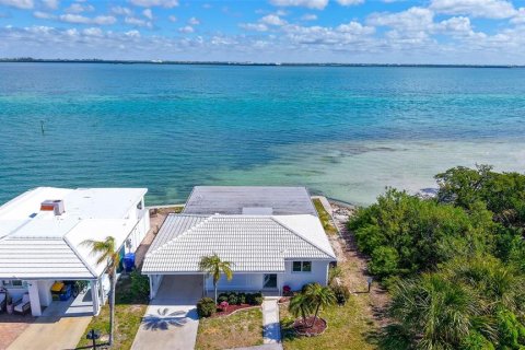 House in Longboat Key, Florida 2 bedrooms, 129.97 sq.m. № 2166022 - photo 5