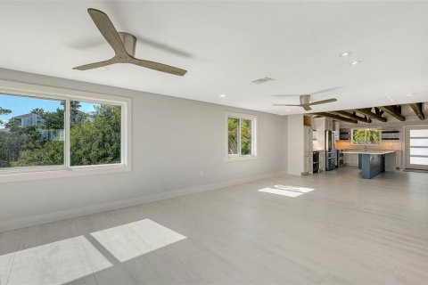 House in Longboat Key, Florida 2 bedrooms, 129.97 sq.m. № 2166022 - photo 19