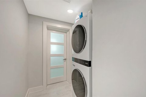 House in Longboat Key, Florida 2 bedrooms, 129.97 sq.m. № 2166022 - photo 26