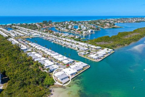House in Longboat Key, Florida 2 bedrooms, 129.97 sq.m. № 2166022 - photo 6