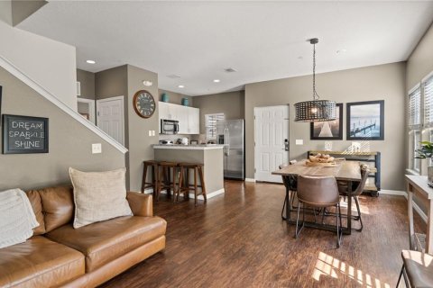 Townhouse in Kissimmee, Florida 4 bedrooms, 157.38 sq.m. № 2144847 - photo 4
