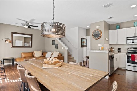 Townhouse in Kissimmee, Florida 4 bedrooms, 157.38 sq.m. № 2144847 - photo 6