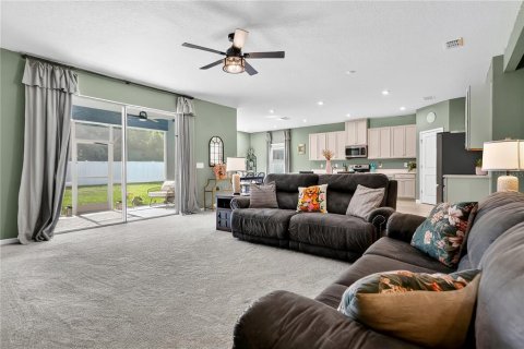 House in Apopka, Florida 4 bedrooms, 235.51 sq.m. № 1882780 - photo 5