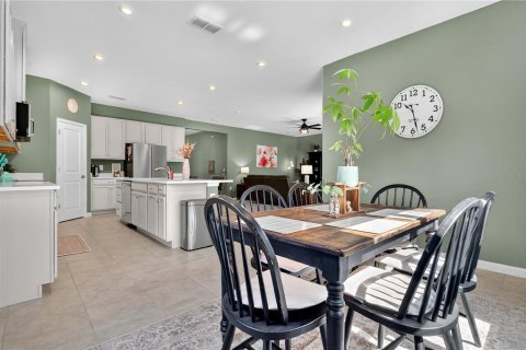 House in Apopka, Florida 4 bedrooms, 235.51 sq.m. № 1882780 - photo 7