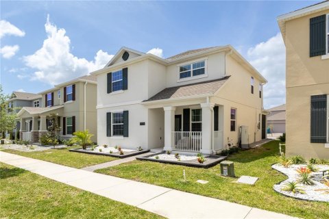 House in Orlando, Florida 5 bedrooms, 245.08 sq.m. № 1823312 - photo 2