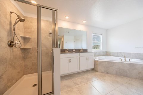 House in Orlando, Florida 5 bedrooms, 245.08 sq.m. № 1823312 - photo 13