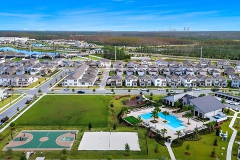 House in Orlando, Florida 5 bedrooms, 245.08 sq.m. № 1823312 - photo 28