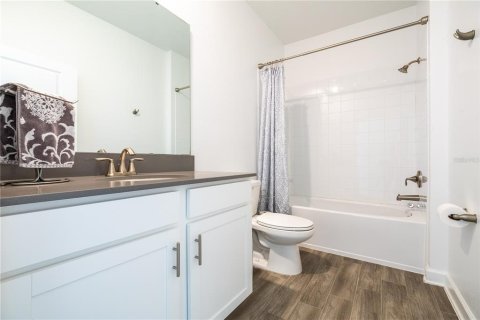 House in Orlando, Florida 5 bedrooms, 245.08 sq.m. № 1823312 - photo 9