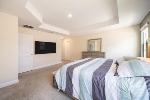 House in Orlando, Florida 5 bedrooms, 245.08 sq.m. № 1823312 - photo 12