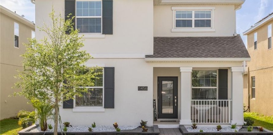 House in Orlando, Florida 5 bedrooms, 245.08 sq.m. № 1823312