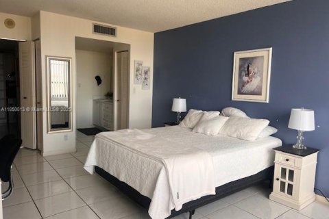 Condominio en alquiler en Hallandale Beach, Florida, 2 dormitorios, 130.06 m2 № 1877924 - foto 20