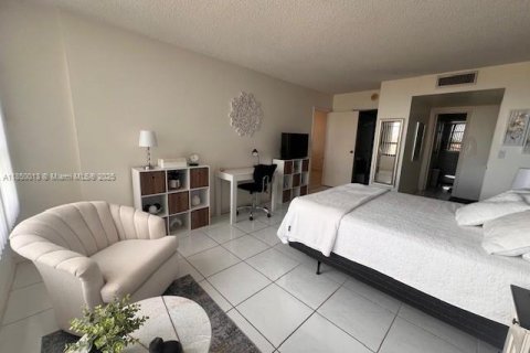 Condominio en alquiler en Hallandale Beach, Florida, 2 dormitorios, 130.06 m2 № 1877924 - foto 22