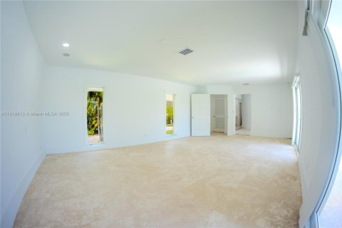 Снять в аренду виллу или дом в Пайнкрест, Флорида 6 спален, 448.25м2, № 1958340 - фото 9