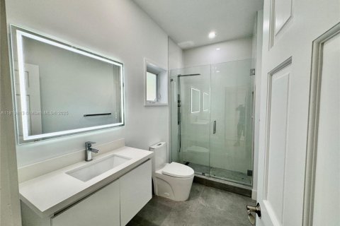 Снять в аренду виллу или дом в Пайнкрест, Флорида 6 спален, 448.25м2, № 1958340 - фото 14