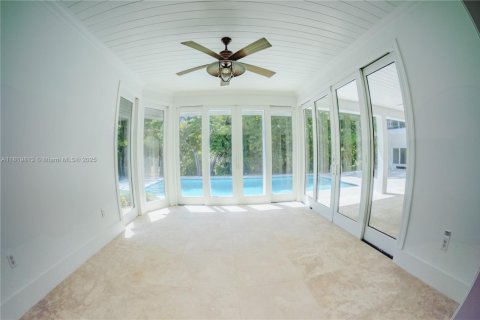 Снять в аренду виллу или дом в Пайнкрест, Флорида 6 спален, 448.25м2, № 1958340 - фото 12