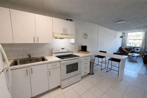 Copropriété à vendre à Miami Beach, Floride: 44.59 m2 № 2007362 - photo 2