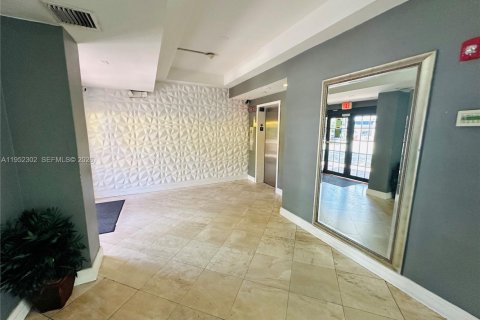 Copropriété à vendre à Miami Beach, Floride: 44.59 m2 № 2007362 - photo 17