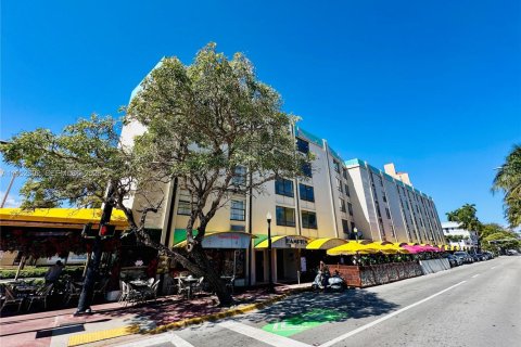 Copropriété à vendre à Miami Beach, Floride: 44.59 m2 № 2007362 - photo 15