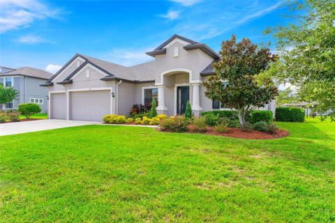 House in Spring Hill, Florida 5 bedrooms, 353.21 sq.m. № 1419760 - photo 3
