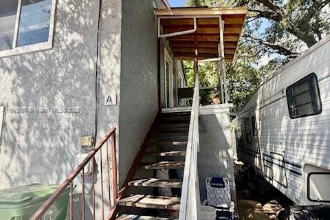 Villa ou maison à louer à Miami, Floride: 2 chambres, 201.04 m2 № 1925409 - photo 14