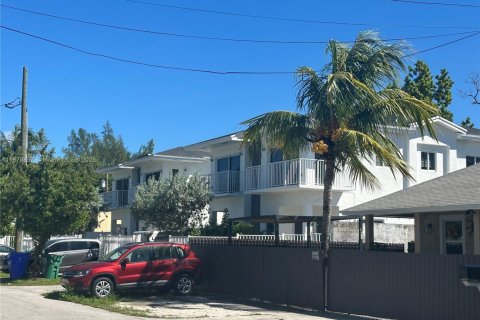 Villa ou maison à louer à Miami, Floride: 2 chambres, 201.04 m2 № 1925409 - photo 17