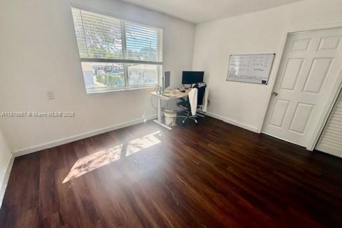 Villa ou maison à louer à Miami, Floride: 2 chambres, 201.04 m2 № 1925409 - photo 7