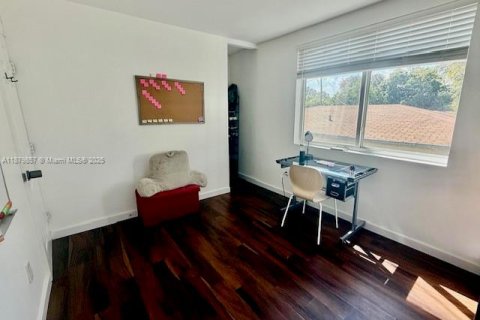 Villa ou maison à louer à Miami, Floride: 2 chambres, 201.04 m2 № 1925409 - photo 8