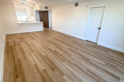 Condominio en alquiler en Pembroke Pines, Florida, 2 dormitorios, 110.74 m2 № 1996265 - foto 12