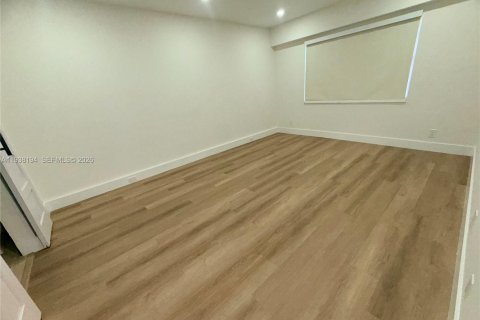 Condominio en alquiler en Pembroke Pines, Florida, 2 dormitorios, 110.74 m2 № 1996265 - foto 13