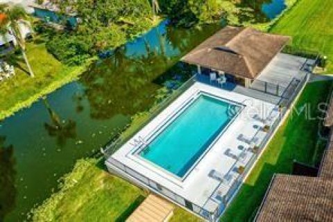 Villa ou maison à vendre à Sarasota, Floride: 2 chambres, 114.83 m2 № 2345644 - photo 24