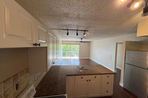 Condo in North Palm Beach, Florida, 2 bedrooms  № 2177028 - photo 14