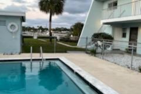 Condo in North Palm Beach, Florida, 2 bedrooms  № 2177028 - photo 8