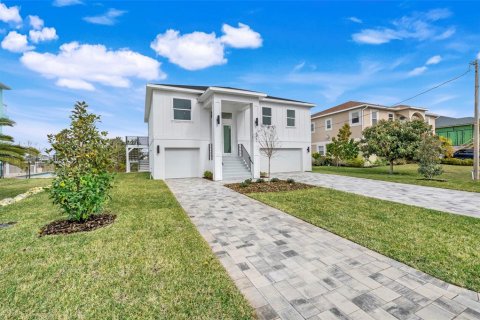 Casa en venta en Hernando Beach, Florida, 3 dormitorios, 171.03 m2 № 1513279 - foto 2