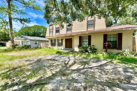 Villa ou maison à louer à Tampa, Floride: 4 chambres, 204.38 m2 № 2344627 - photo 2