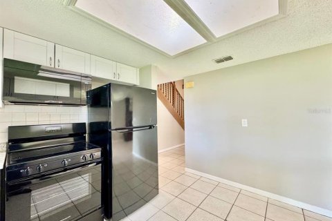 Villa ou maison à louer à Tampa, Floride: 4 chambres, 204.38 m2 № 2344627 - photo 12