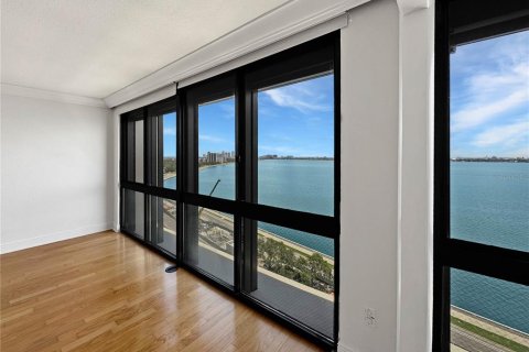 Copropriété à vendre à Tampa, Floride: 2 chambres, 158.12 m2 № 1909240 - photo 4