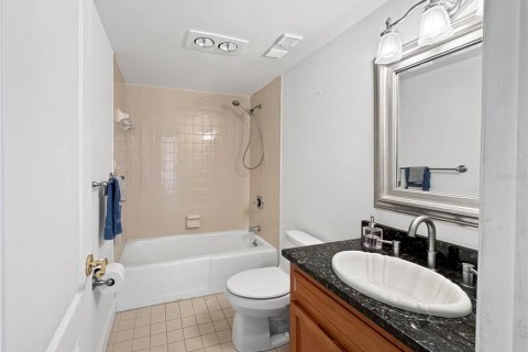 Copropriété à vendre à Tampa, Floride: 2 chambres, 158.12 m2 № 1909240 - photo 12