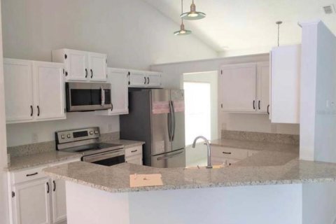 House in Orlando, Florida 3 bedrooms, 149.94 sq.m. № 2277676 - photo 4