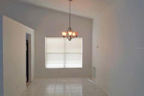House in Orlando, Florida 3 bedrooms, 149.94 sq.m. № 2277676 - photo 5