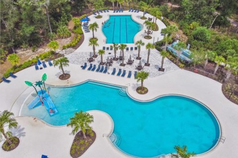 Casa en venta en Land O' Lakes, Florida, 2 dormitorios, 205.13 m2 № 1918366 - foto 2