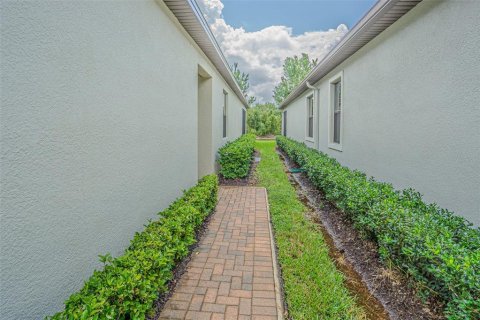 Casa en venta en Land O' Lakes, Florida, 2 dormitorios, 205.13 m2 № 1918366 - foto 5