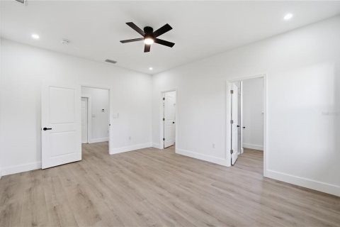 House in Sebring, Florida 3 bedrooms, 138.61 sq.m. № 2429305 - photo 9
