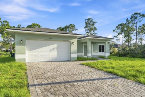 House in Sebring, Florida 3 bedrooms, 138.61 sq.m. № 2429305 - photo 2