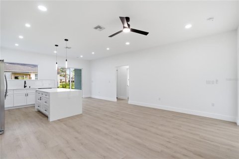 House in Sebring, Florida 3 bedrooms, 138.61 sq.m. № 2429305 - photo 24