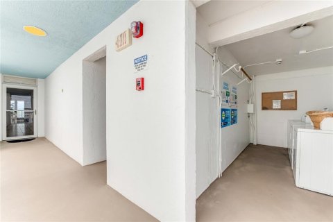 Купить кондоминиум в Нью-Смирна-Бич, Флорида 6 комнат, 76.18м2, № 1515048 - фото 25